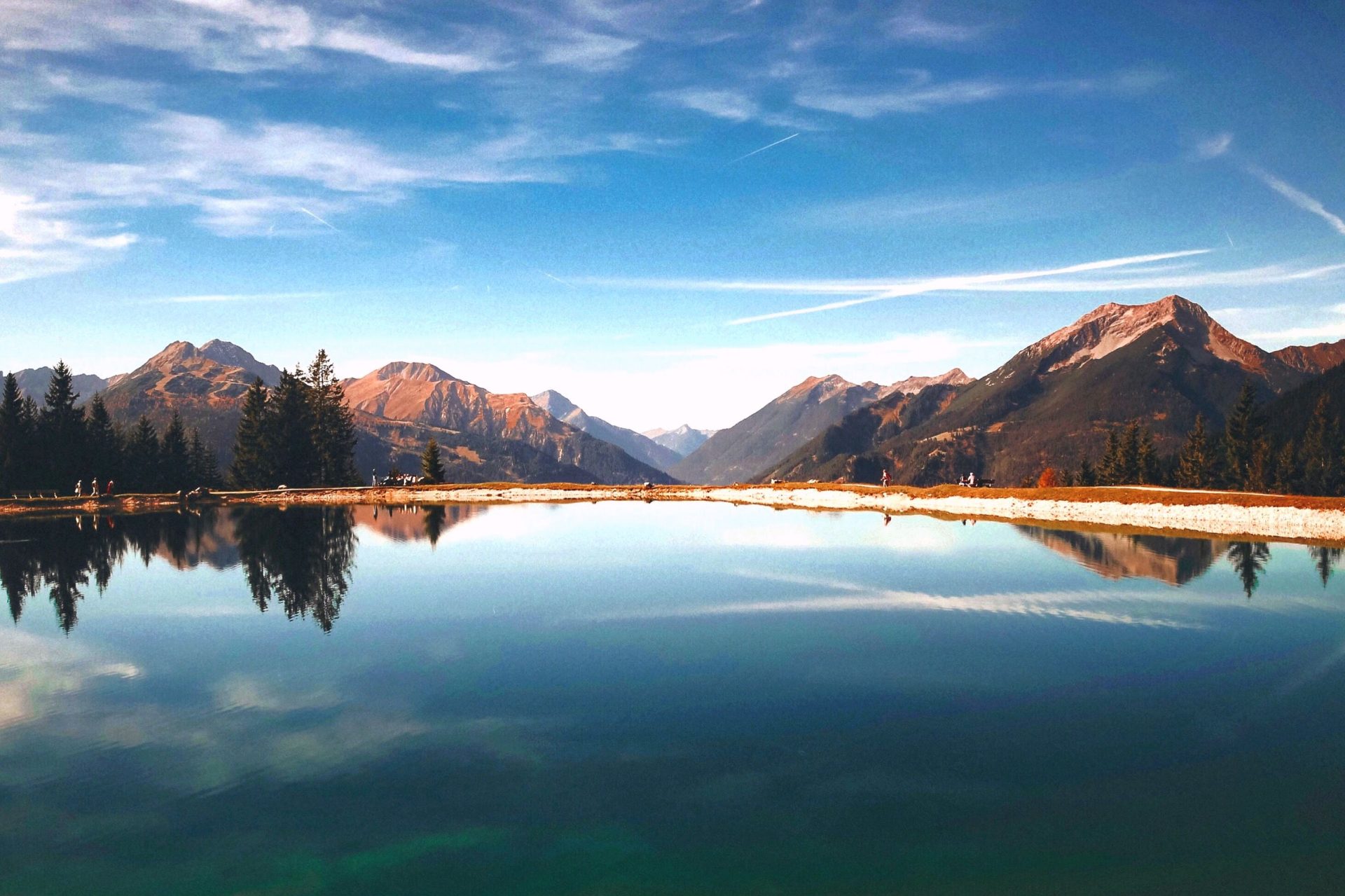 Alpine Bergseelandschaft